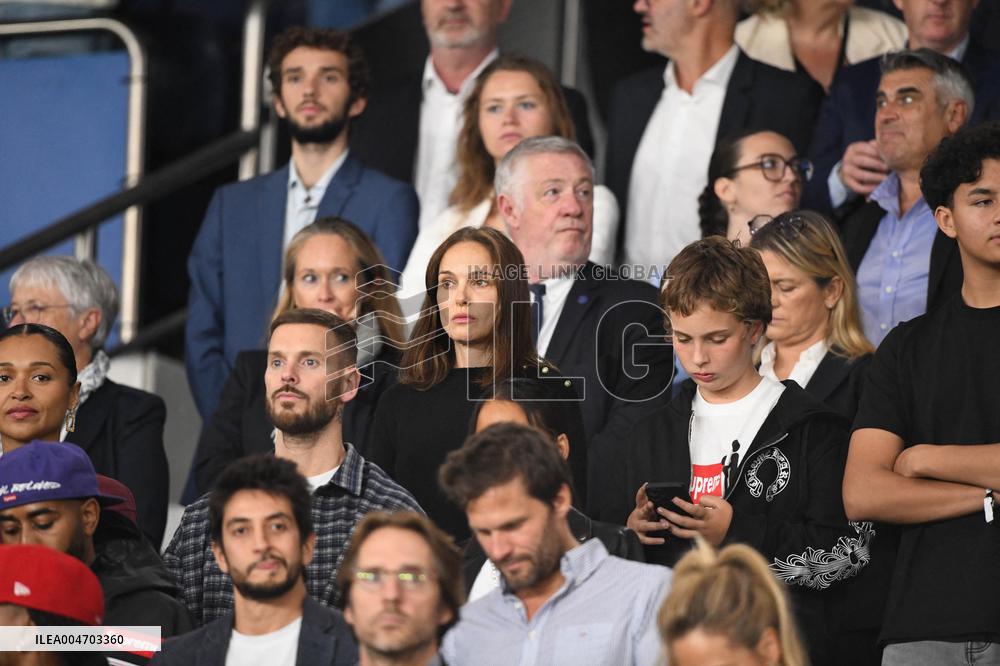 Natalie Portman At France And Iceland - Paris