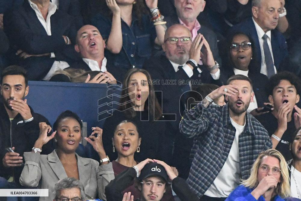Natalie Portman At France And Iceland - Paris