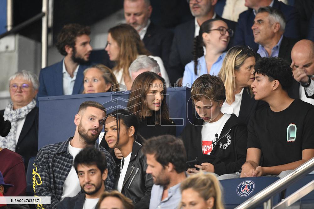 Natalie Portman At France And Iceland - Paris
