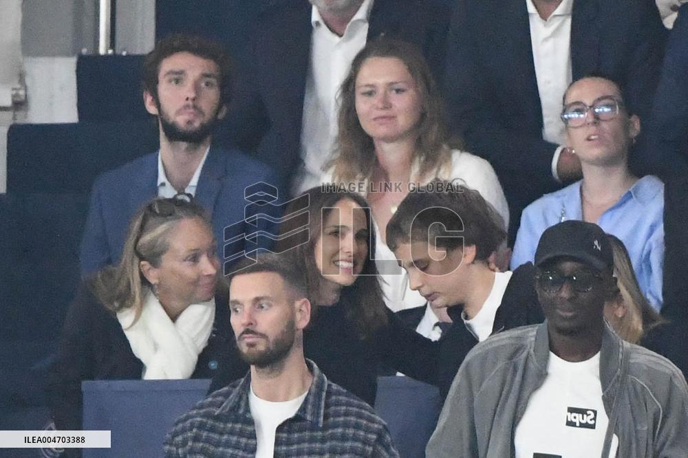 Natalie Portman At France And Iceland - Paris