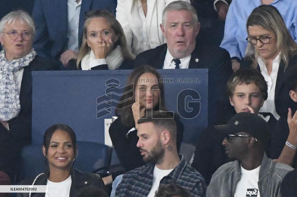 Natalie Portman At France And Iceland - Paris