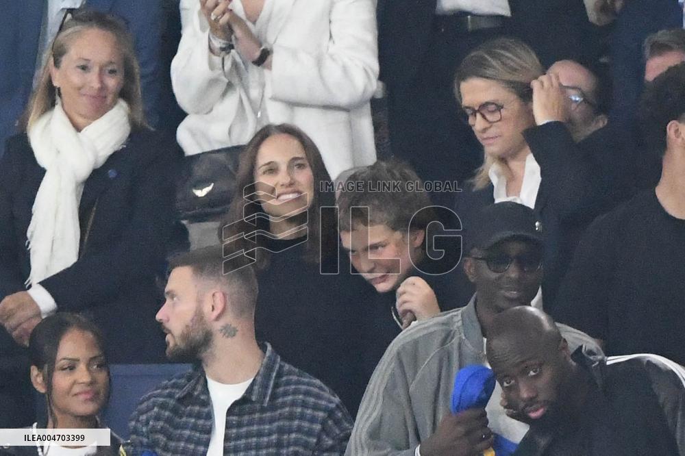 Natalie Portman At France And Iceland - Paris