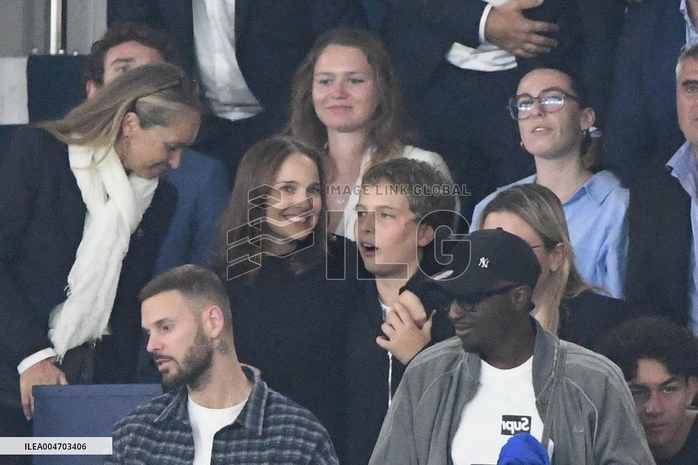 Natalie Portman At France And Iceland - Paris