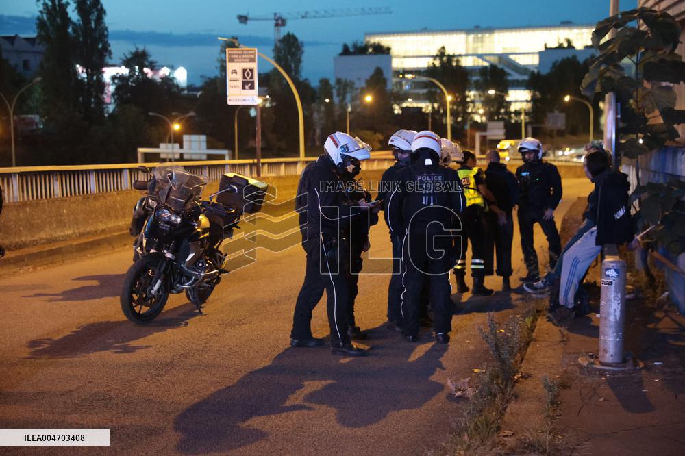 Bloquons-Tout At Porte de Bagnolet - Paris