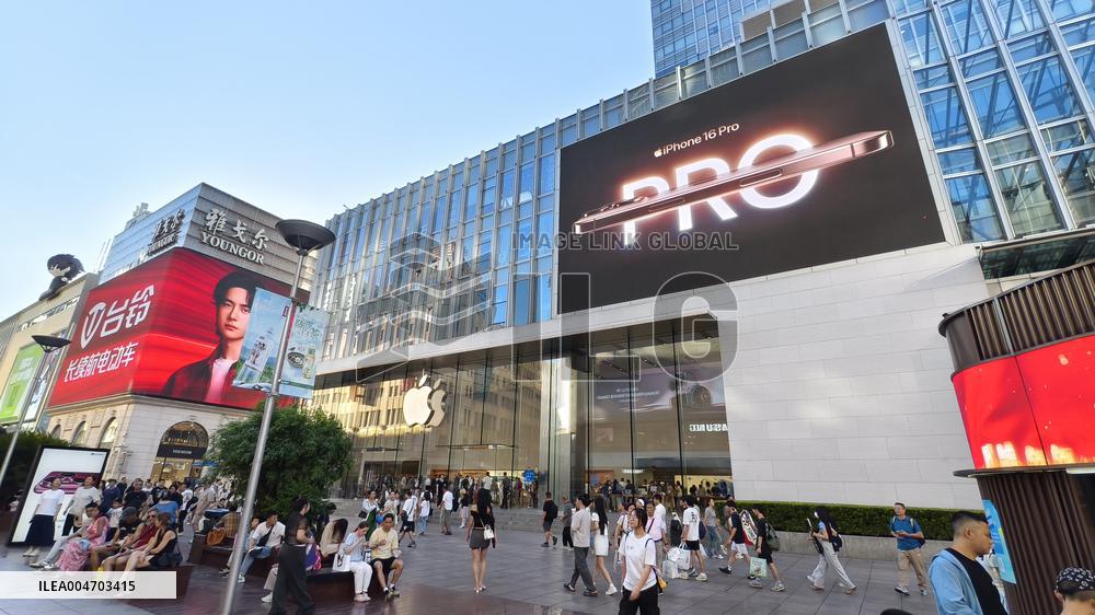 Apple Lowers iPhone 16 Price