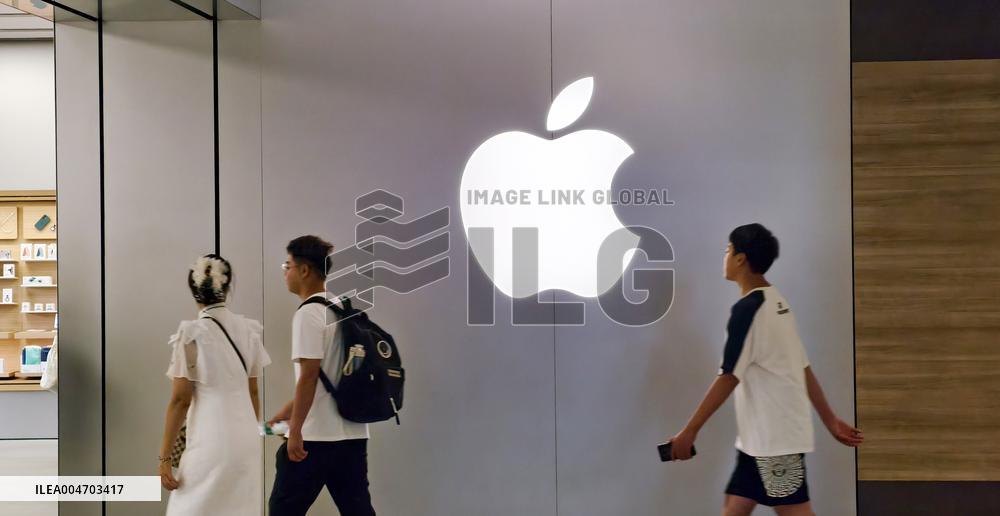 Apple Lowers iPhone 16 Price