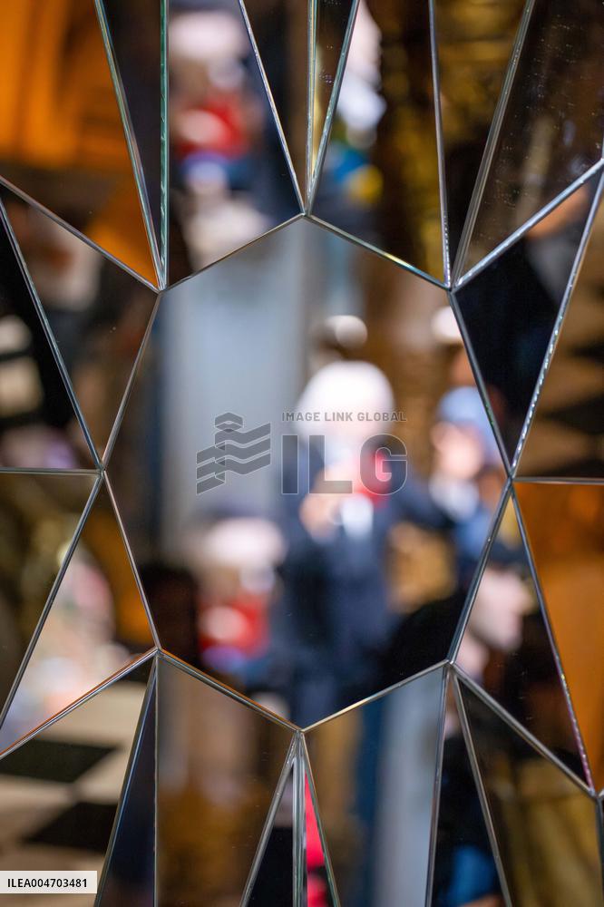 Opening Presentation of An Artwork by The Diamantaire Artist - Paris