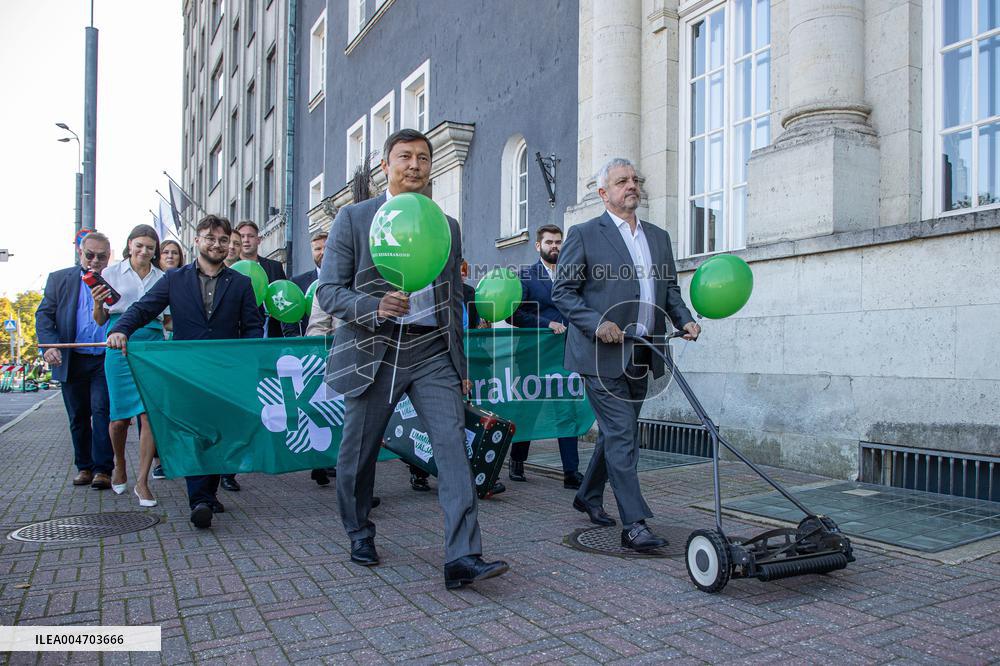 Submission of local election candidate lists