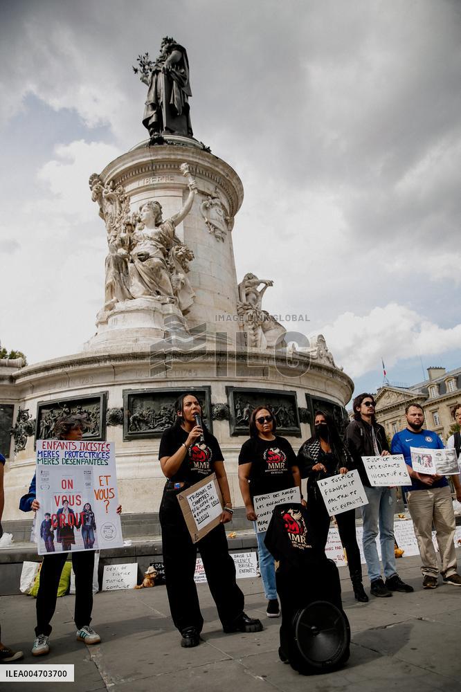 Demonstration by the Mothers in Revolt Movement - Paris