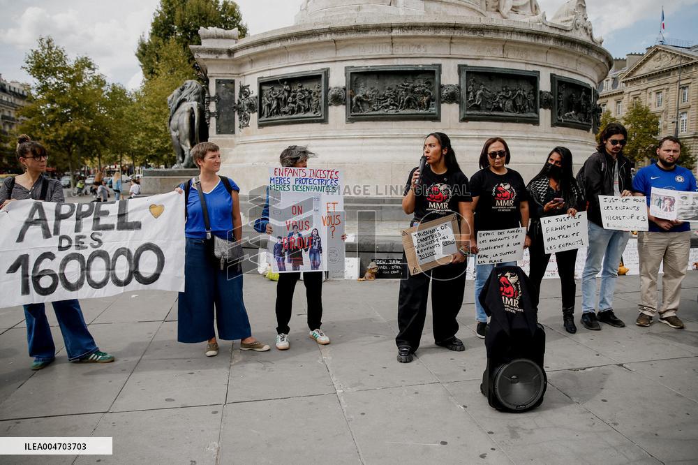 Demonstration by the Mothers in Revolt Movement - Paris