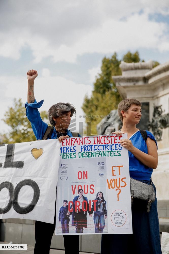 Demonstration by the Mothers in Revolt Movement - Paris