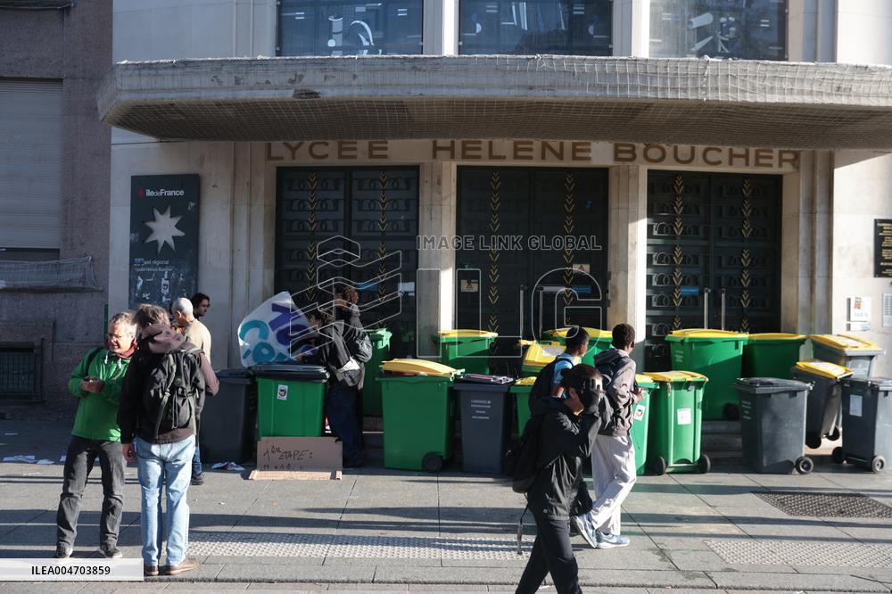 Bloquons-tout At Lycee Helene Boucher - Paris