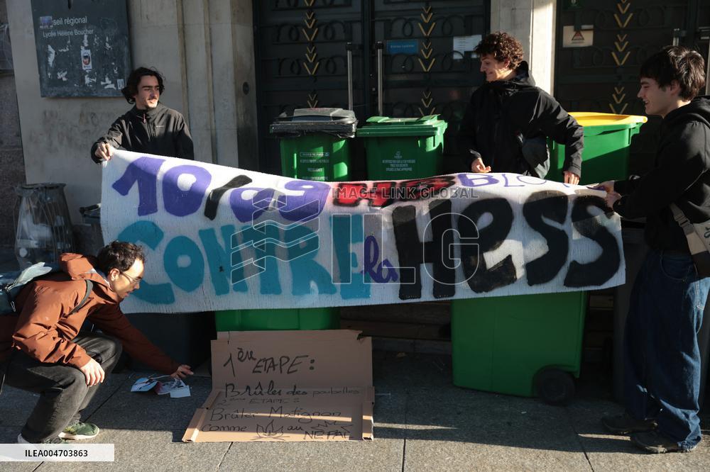 Bloquons-tout At Lycee Helene Boucher - Paris
