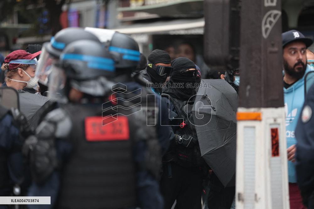 Protesters Attempt Wildcat Demonstration - Paris