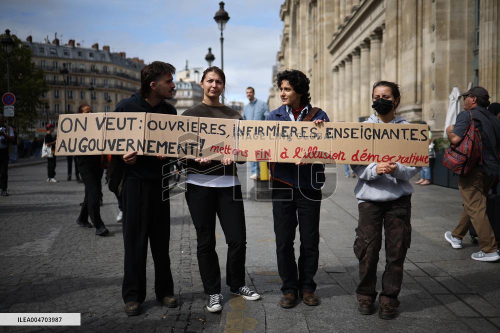Bloquons-Tout At The Gare du Nord - Paris