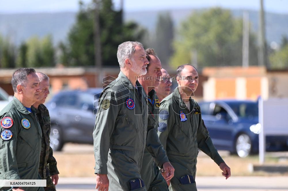 King Visits European Tactica Airlift Centre In Zaragoza - Spain