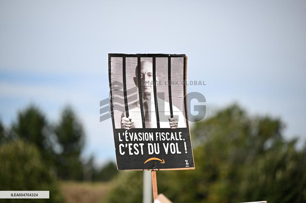 Bloquons Tout - Strike action at the Amazon Warehouse - Bretigny-Sur-Orge
