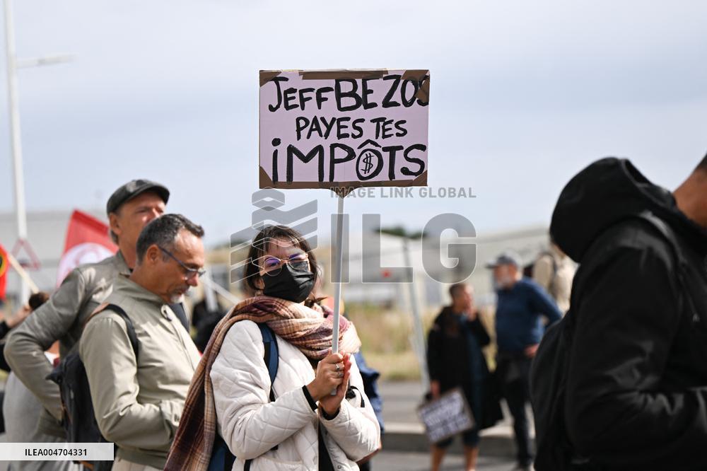 Bloquons Tout - Strike action at the Amazon Warehouse - Bretigny-Sur-Orge