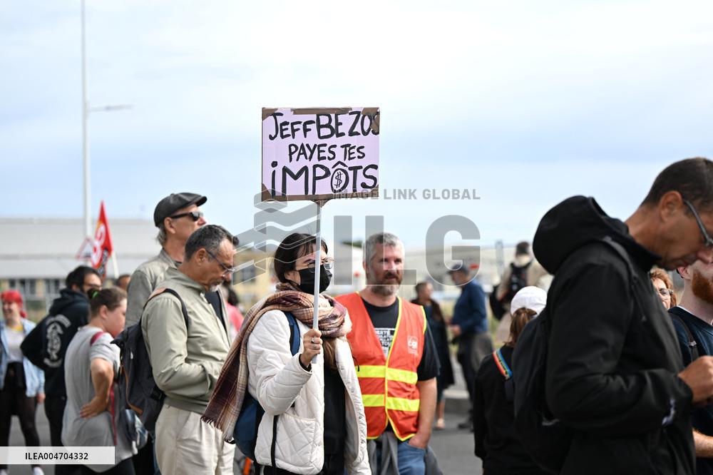 Bloquons Tout - Strike action at the Amazon Warehouse - Bretigny-Sur-Orge