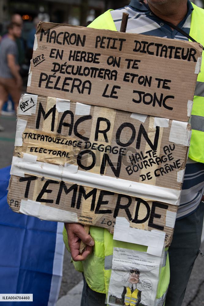 Bloquons-tout At Valence France