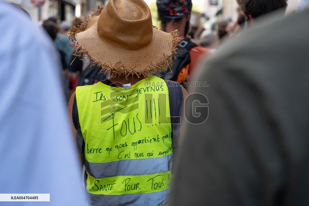 Bloquons-tout At Valence France