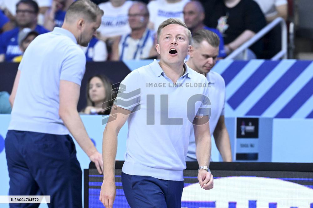 Miesten EM-kilpailut (-14.9)