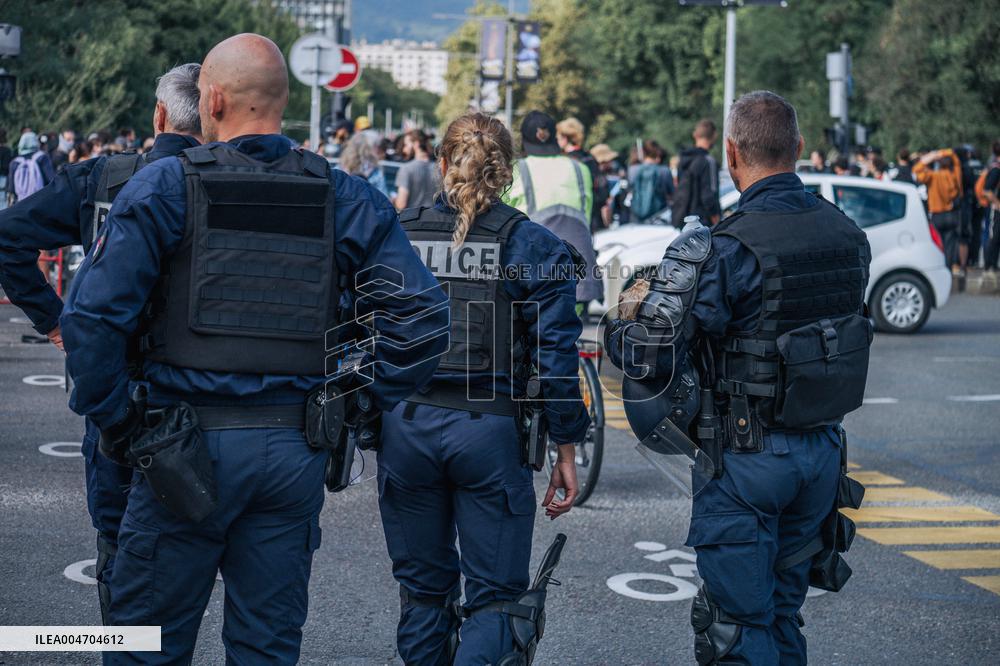 Bloquons Tout Demonstration - Grenoble