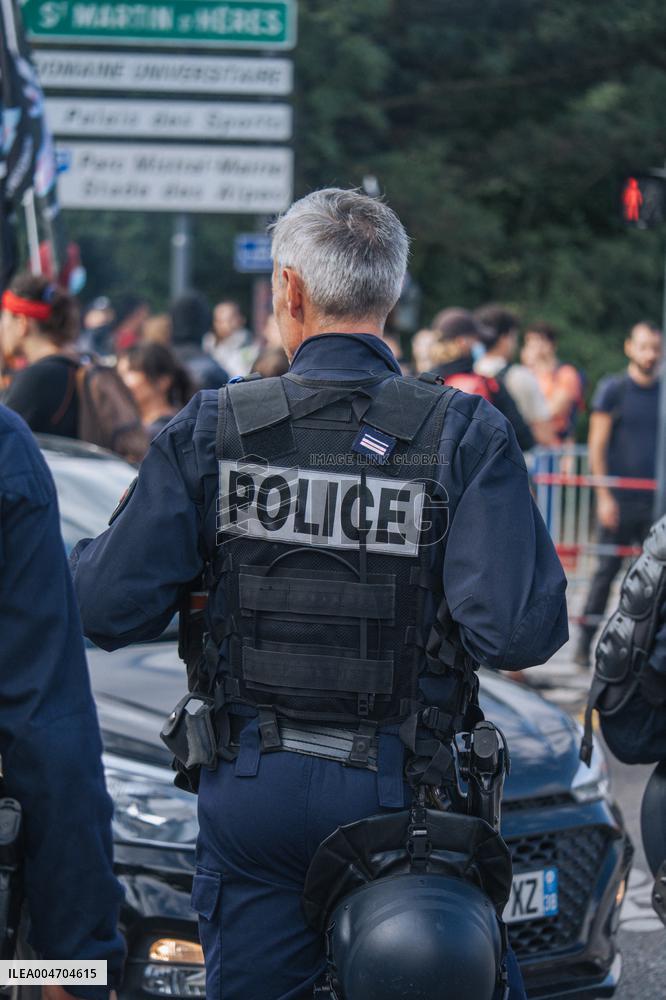 Bloquons Tout Demonstration - Grenoble