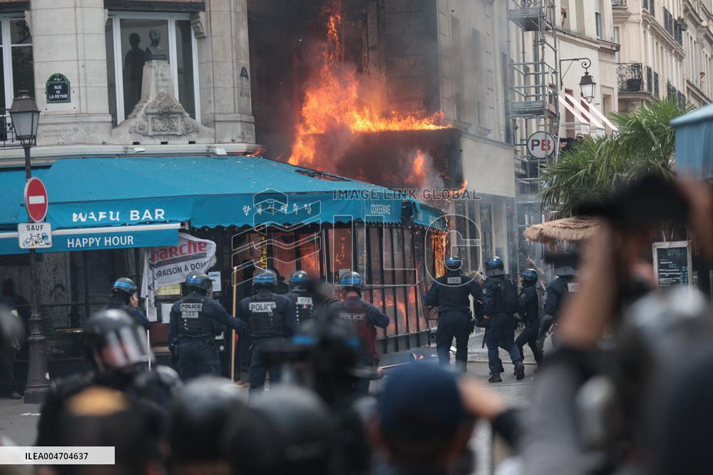 Bloquons-Tout - Restaurant Fire During Protests In Paris - France