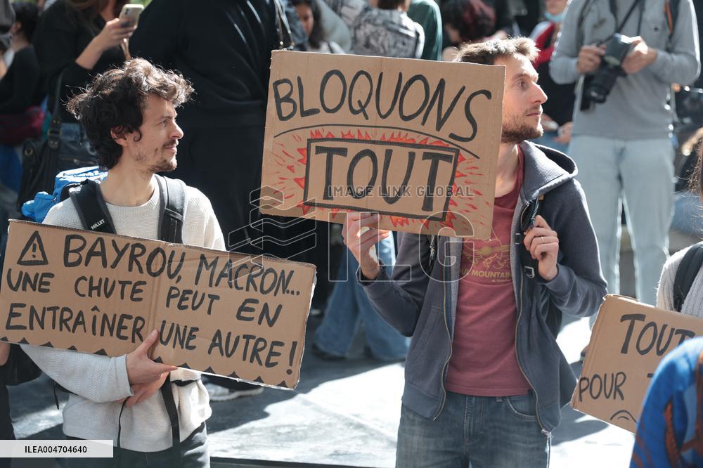 Bloquons-tout At Chatelet - Paris