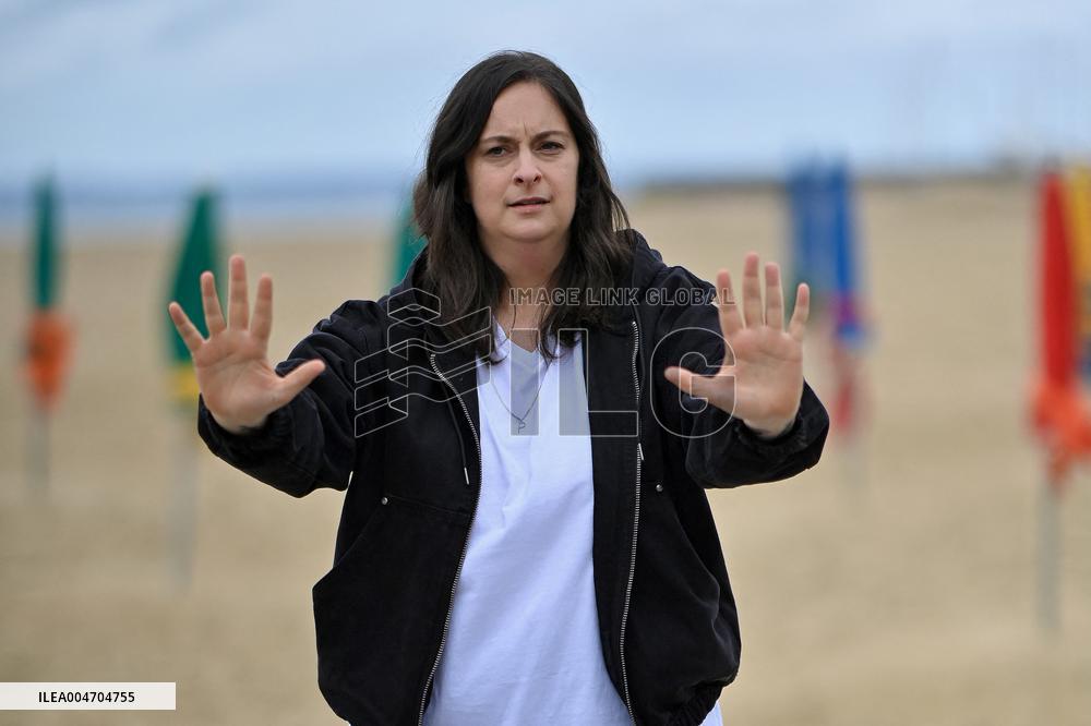 Deauville Left-Handed Girl photocall FC