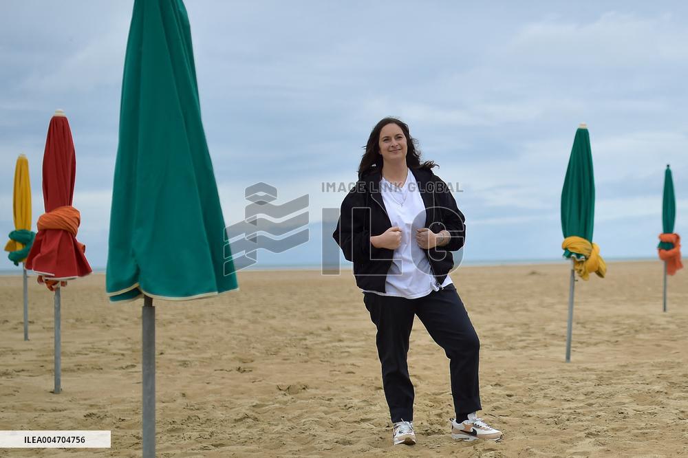 Deauville Left-Handed Girl photocall FC