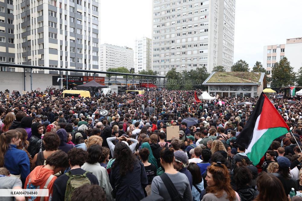 Bloquons-tout At Place des Fetes - Paris