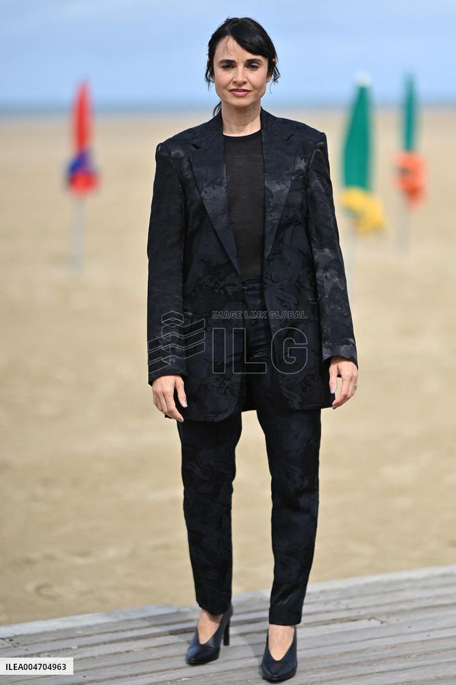 Deauville Left-Handed Girl Photocall FC