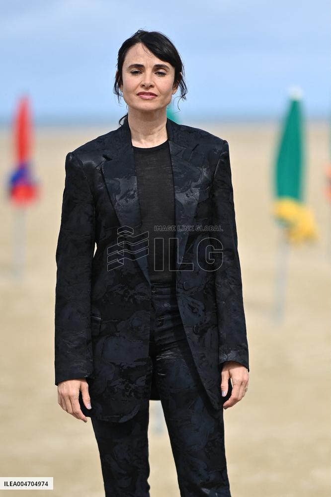 Deauville Left-Handed Girl Photocall FC