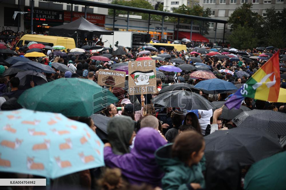 Bloquons-tout At Place des Fetes - Paris