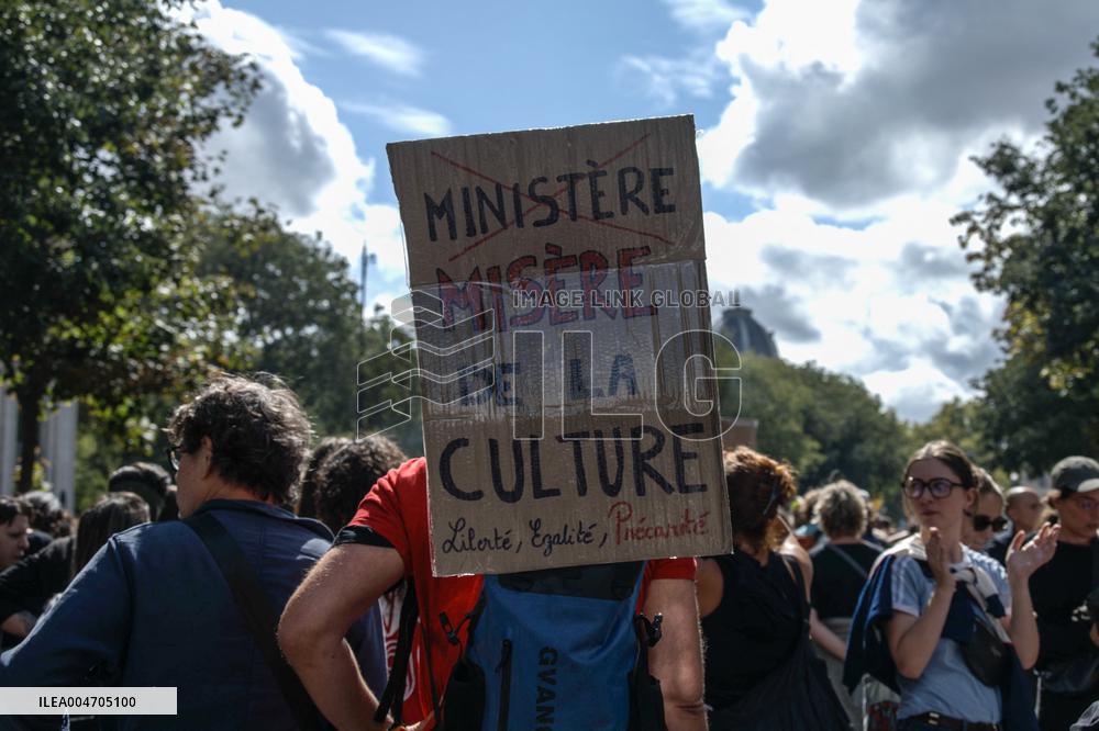 Bloquons-tout At Chatelet - Paris