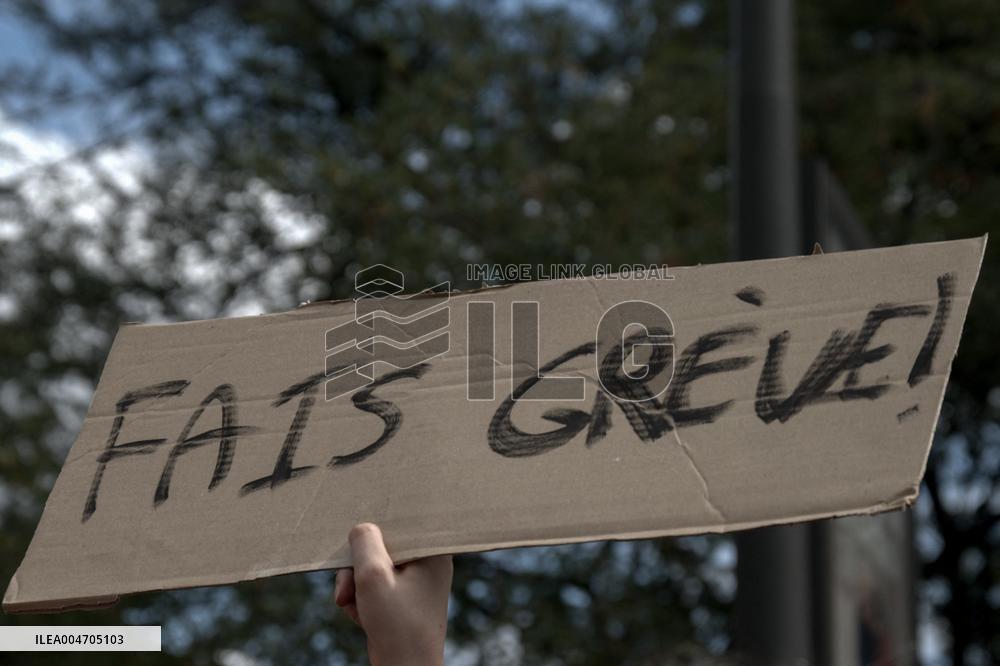Bloquons-tout At Chatelet - Paris