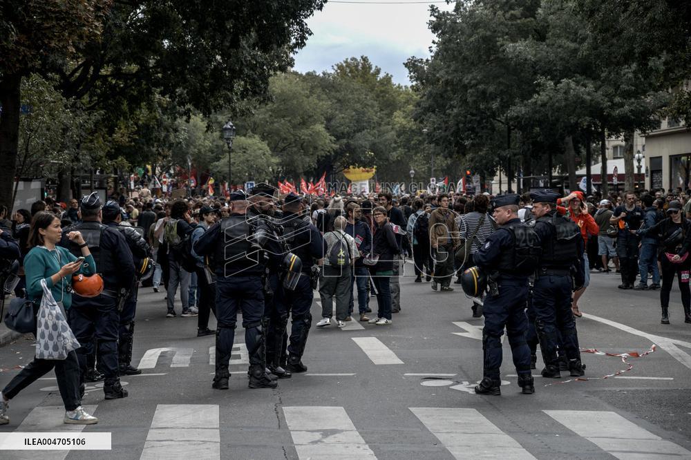 Bloquons-tout At Chatelet - Paris