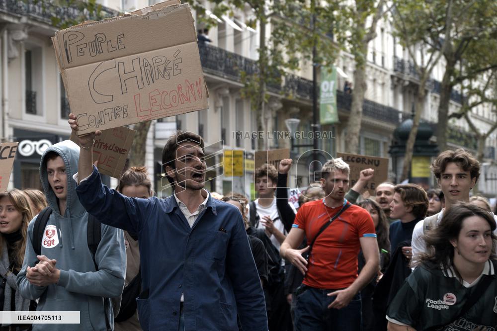 Bloquons-tout At Chatelet - Paris