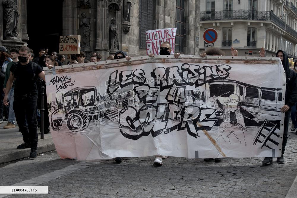 Bloquons-tout At Chatelet - Paris