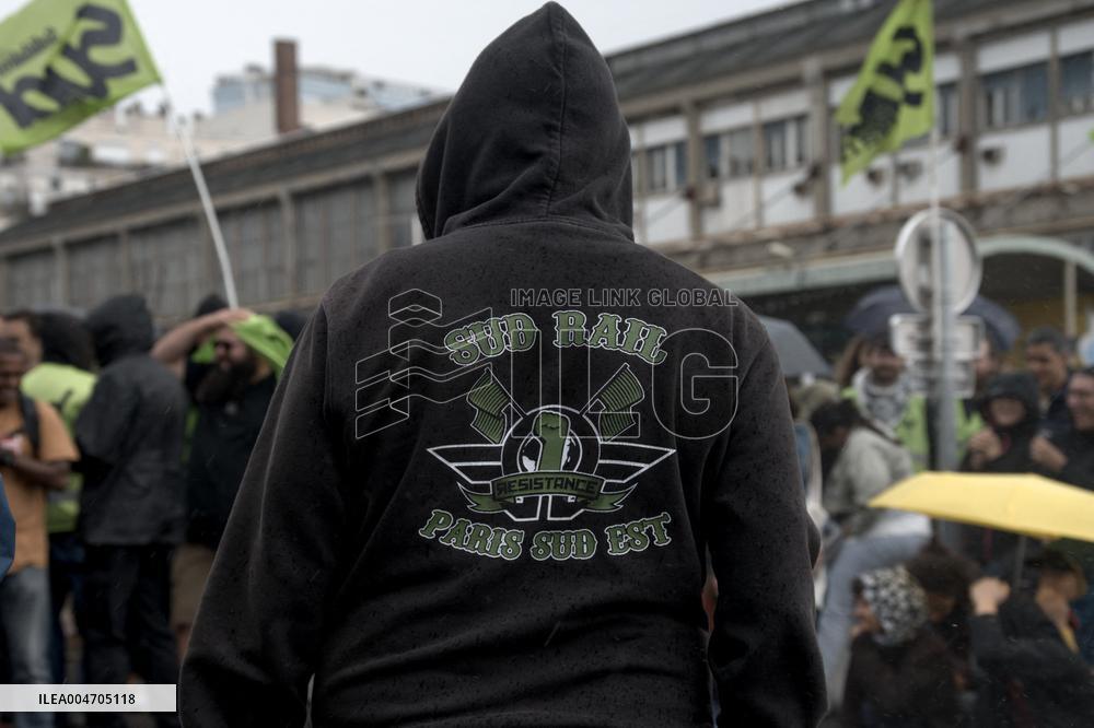 Bloquons-tout At Chatelet - Paris