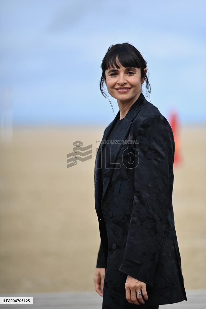 Deauville Left-Handed Girl Photocall FC