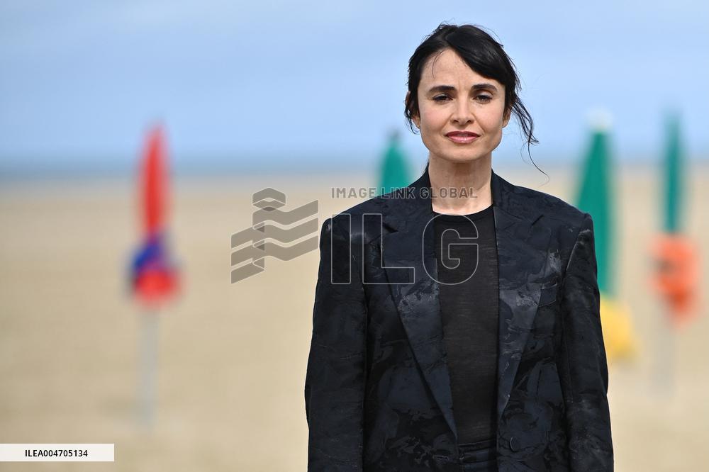 Deauville Left-Handed Girl Photocall FC