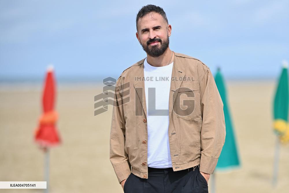 Deauville Left-Handed Girl Photocall FC