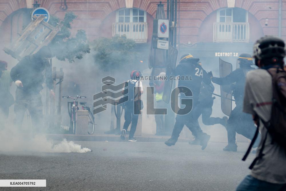 Bloquons Tout In Toulouse