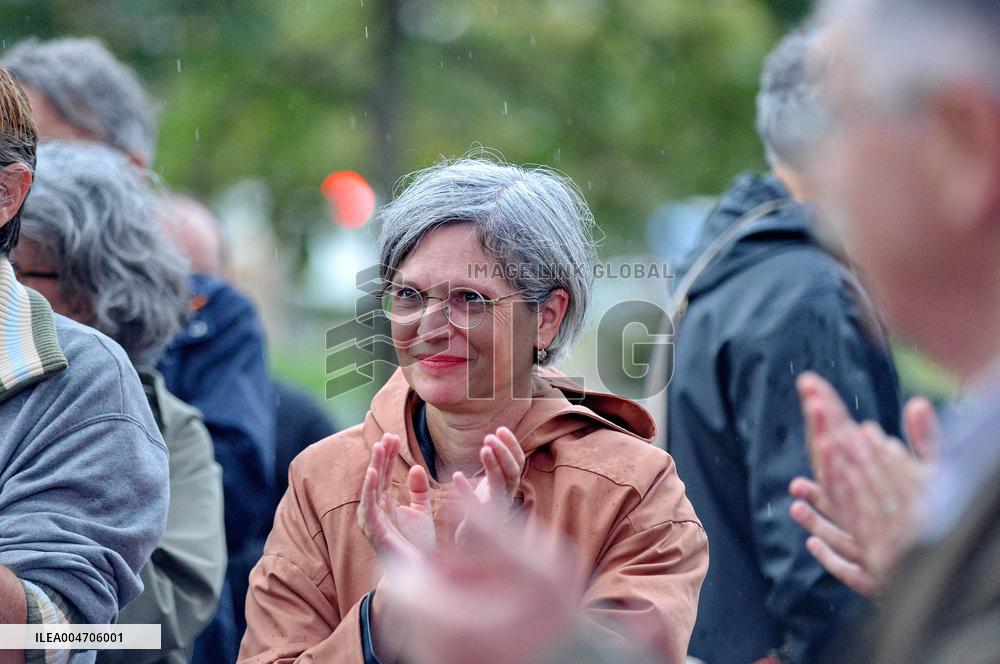 Bloquons Tout At Place d'Italie - Paris