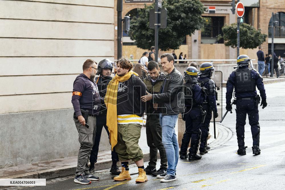 Bloquons Tout In Toulouse