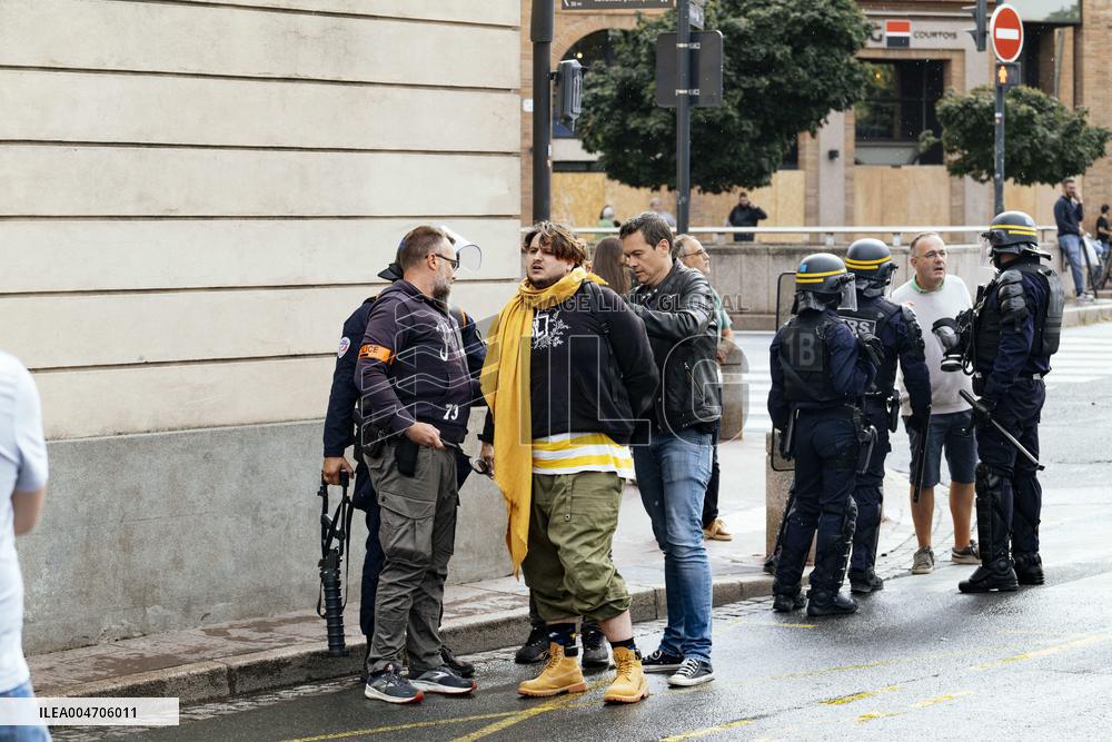 Bloquons Tout In Toulouse