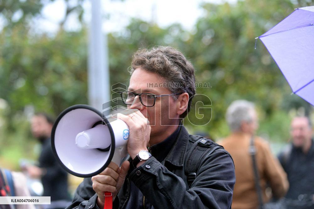 Bloquons Tout At Place d'Italie - Paris